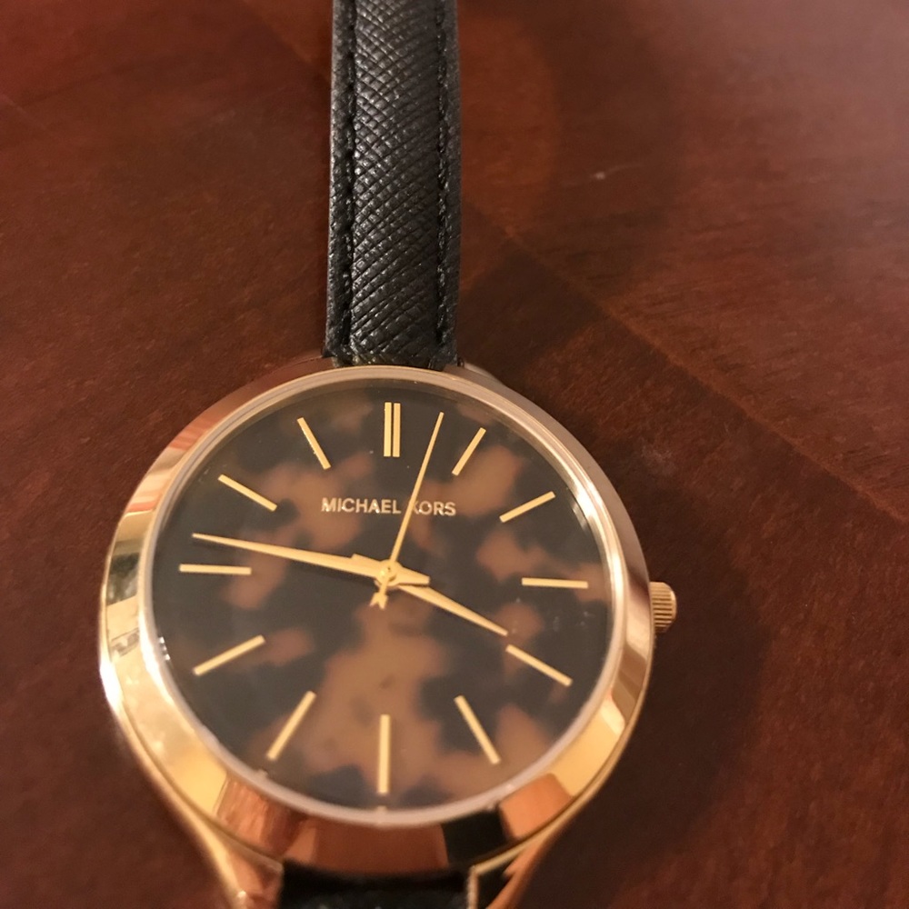 Michael Kors double wrap leather watch. - Picture 8 of 8